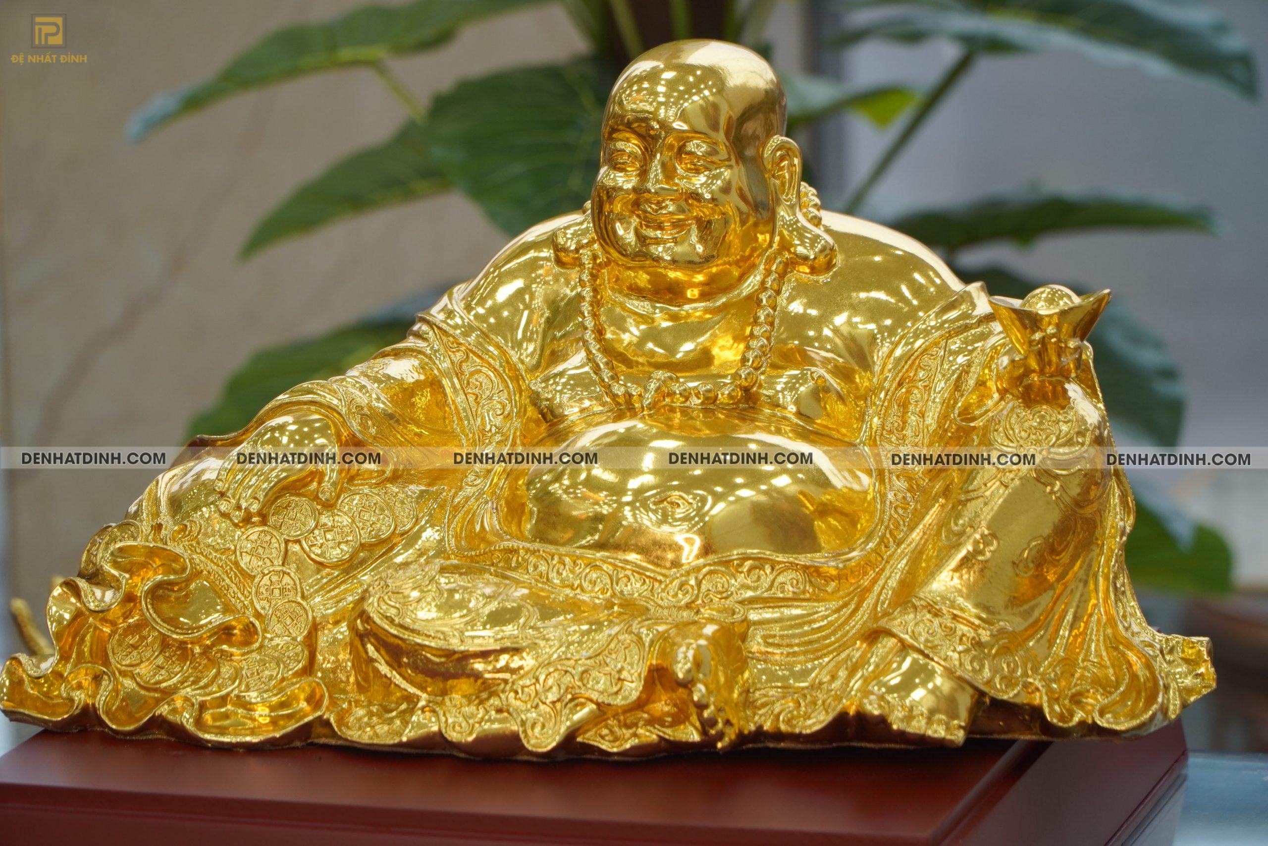 Tượng Di Lặc dựa bao tiền bằng đồng dát vàng - Ảnh 3