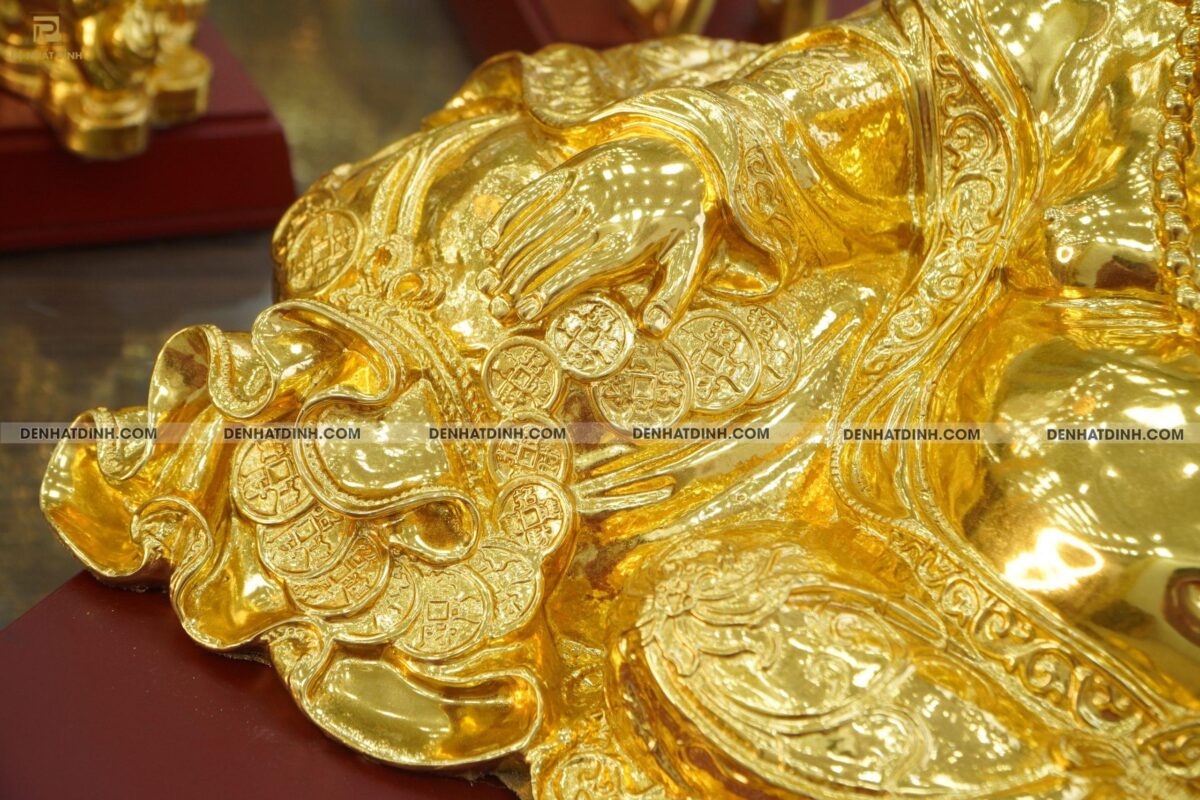 Tượng Di Lặc dựa bao tiền bằng đồng dát vàng - Ảnh 7