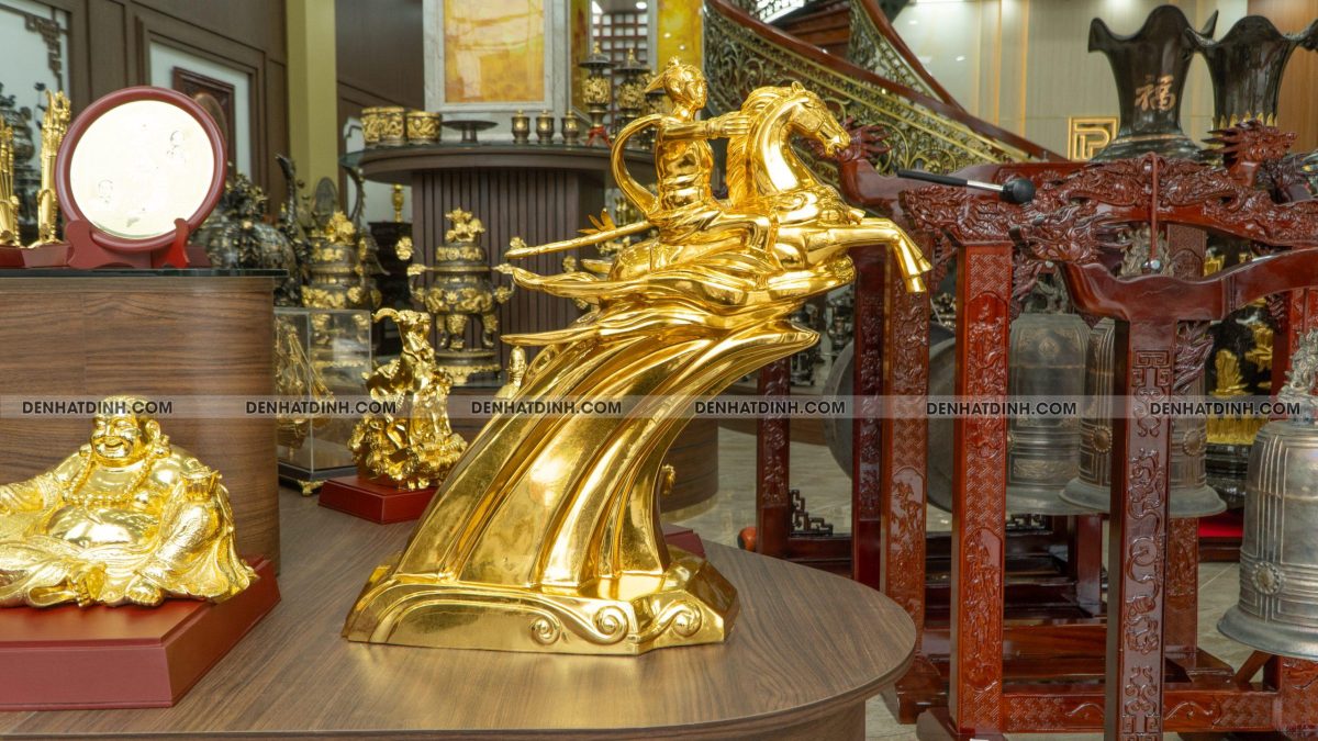 Tượng Thánh Gióng bằng đồng dát vàng - Ảnh 2