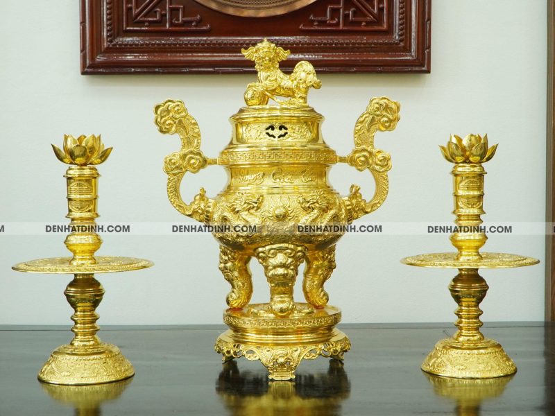 Bộ đỉnh tam sự nến Phụng Gia Tiên nắp Thọ 66cm dát vàng toàn bộ
