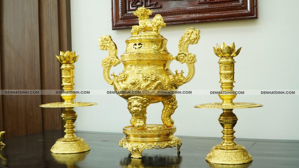 Bộ đỉnh tam sự nến Phụng Gia Tiên nắp Thọ 66cm dát vàng toàn bộ - Ảnh 2