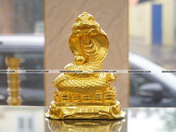 Tượng đồng rắn đế tiền dát vàng 24K