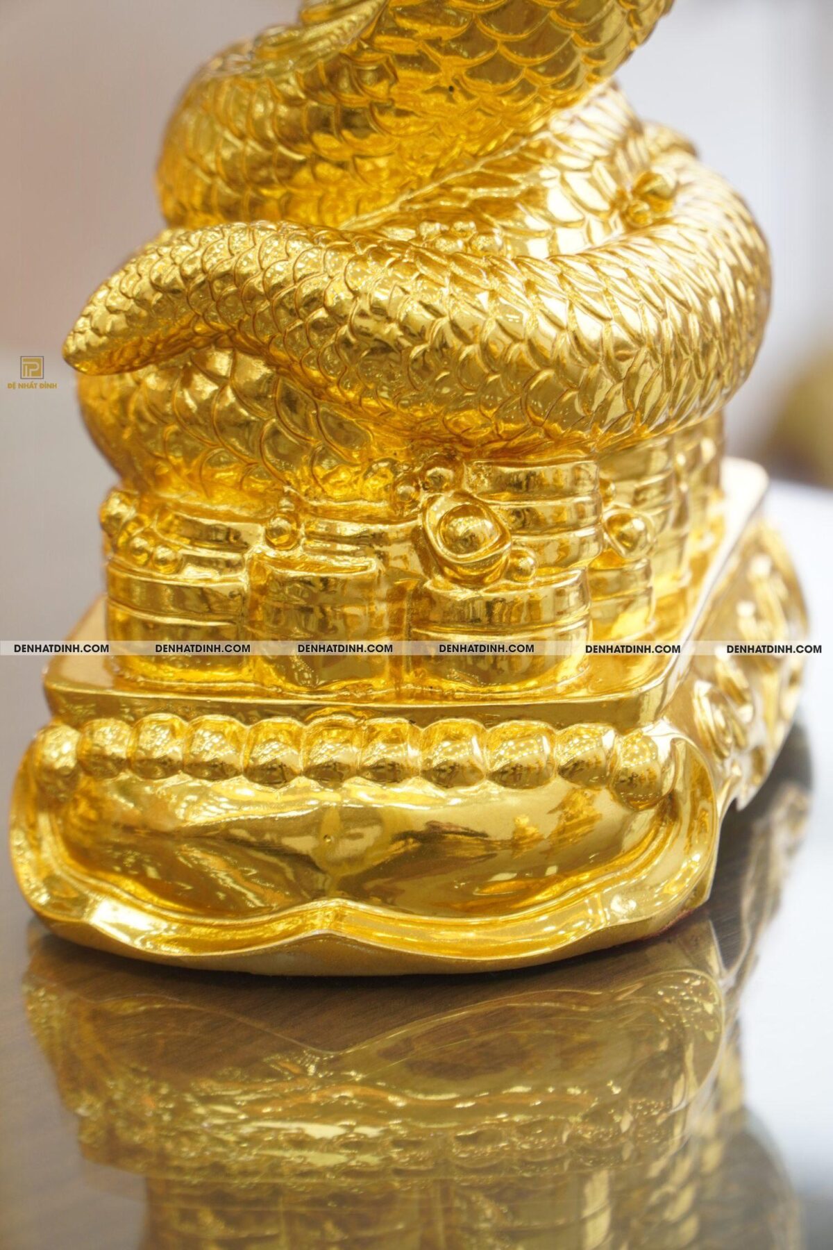 Tượng đồng rắn đế tiền dát vàng 24K - Ảnh 4