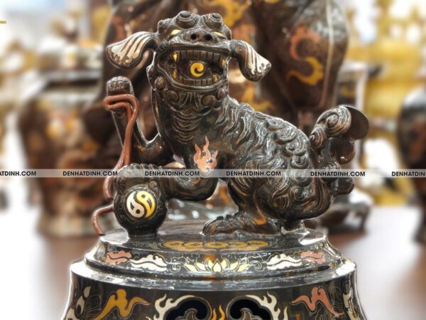 Alternative view of Bộ đỉnh đồng Ngũ sự song long 75 đồng đỏ khảm ngũ sắc