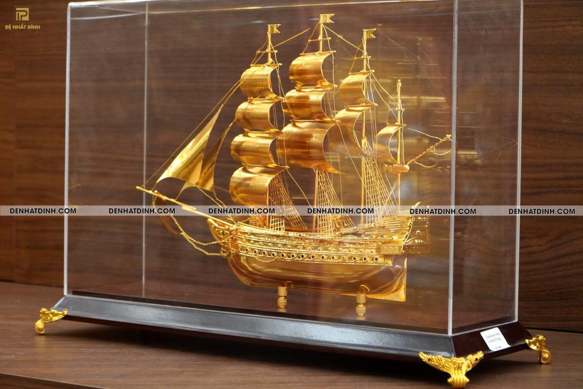 Thuyền buồm dát vàng - Ảnh 4