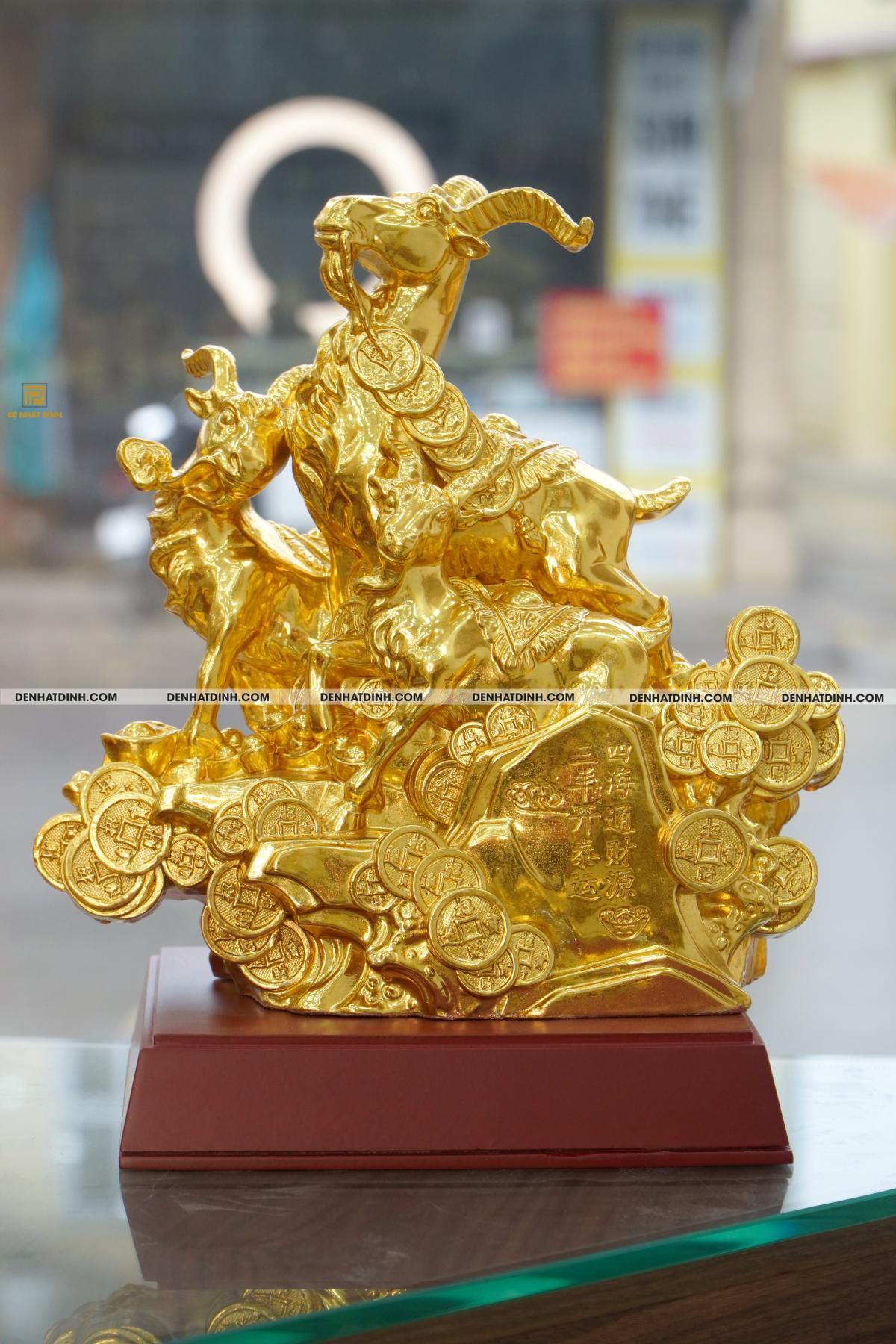 Tượng Tam Dương Khai Thái đứng trên bệ tiền bằng đồng Dát Vàng - Ảnh 2