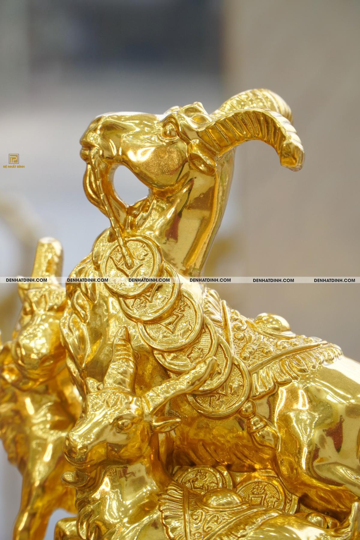 Tượng Tam Dương Khai Thái đứng trên bệ tiền bằng đồng Dát Vàng - Ảnh 3