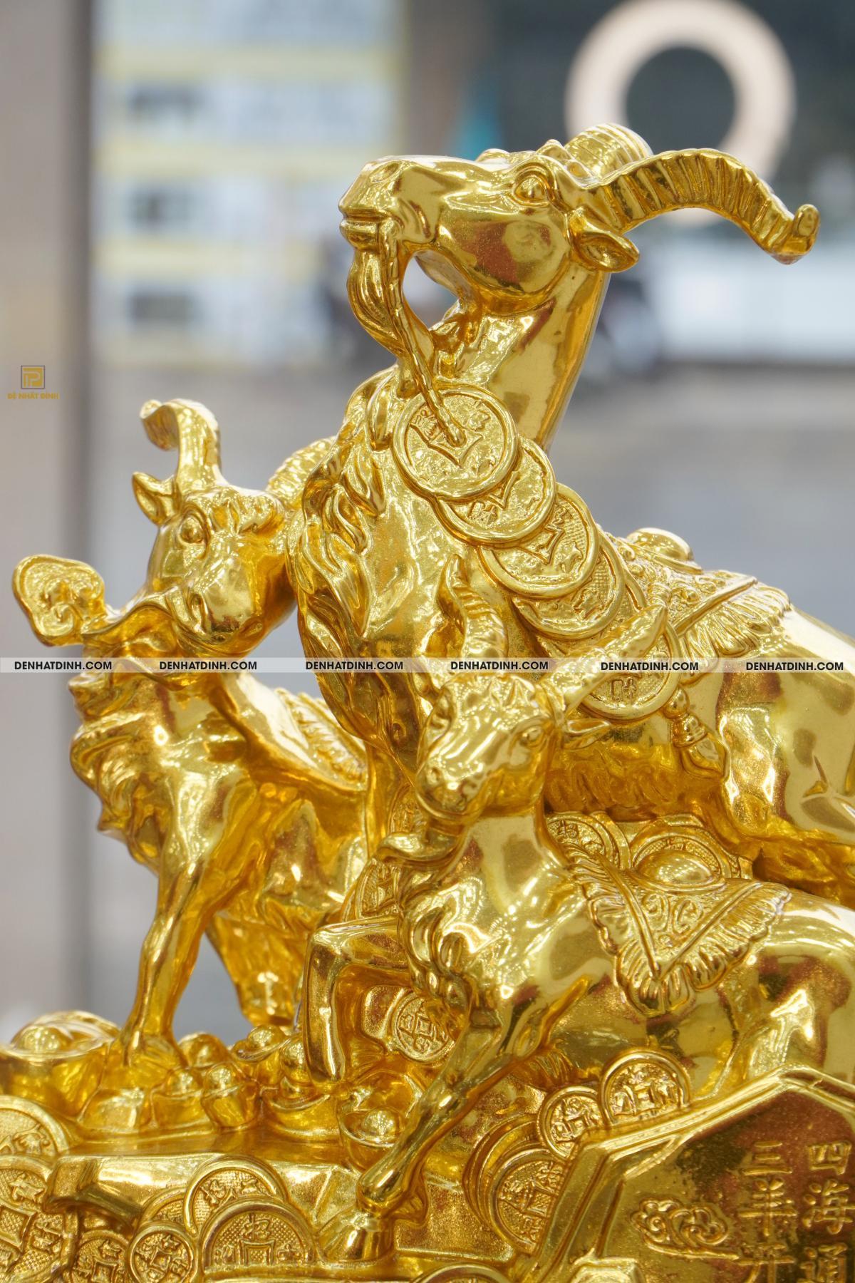 Tượng Tam Dương Khai Thái đứng trên bệ tiền bằng đồng Dát Vàng - Ảnh 4