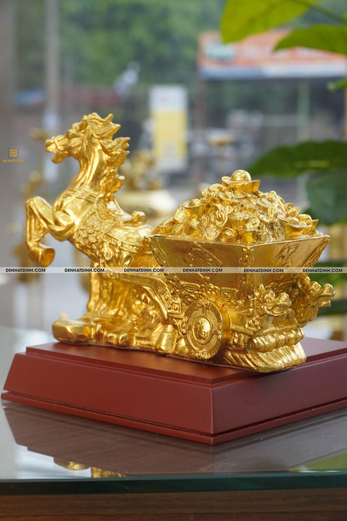 Ngựa kéo xe tiền bằng đồng dát vàng 24K - Ảnh 5