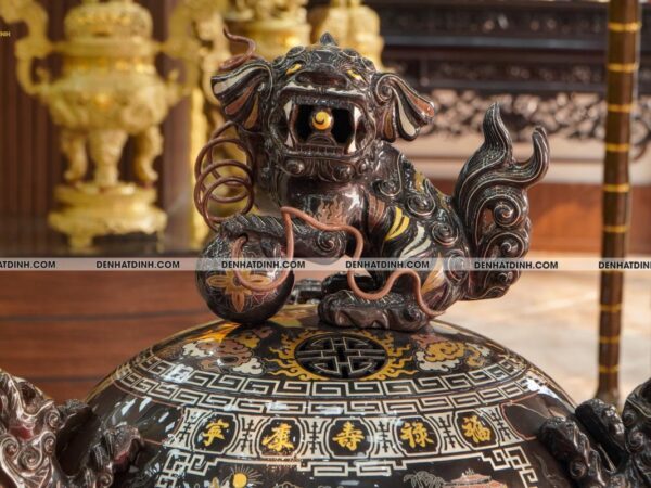 Alternative view of Đỉnh thất lân vờn cầu đồng đỏ khảm ngũ sắc 1m17