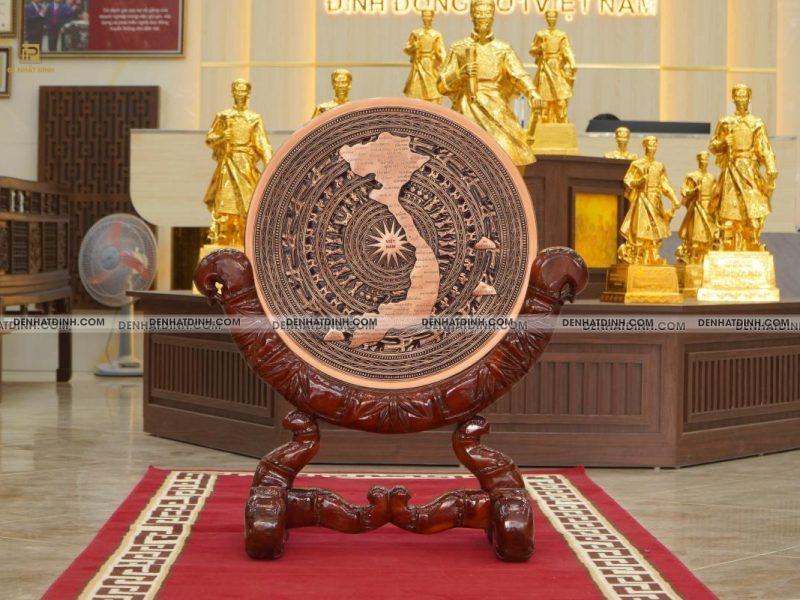 Mặt trống 60 đồng đỏ đúc + Giá đỡ tranh