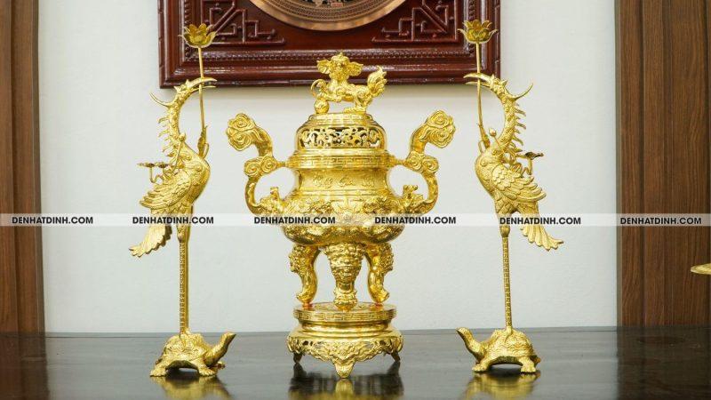 Bộ đỉnh tam sự dát vàng