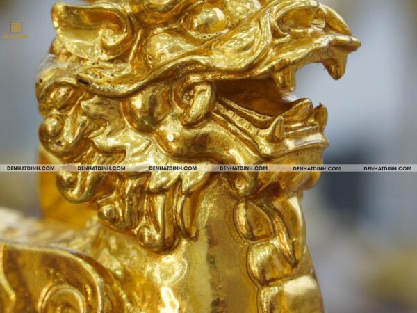 Alternative view of Tỳ hưu cánh bằng đồng dát vàng