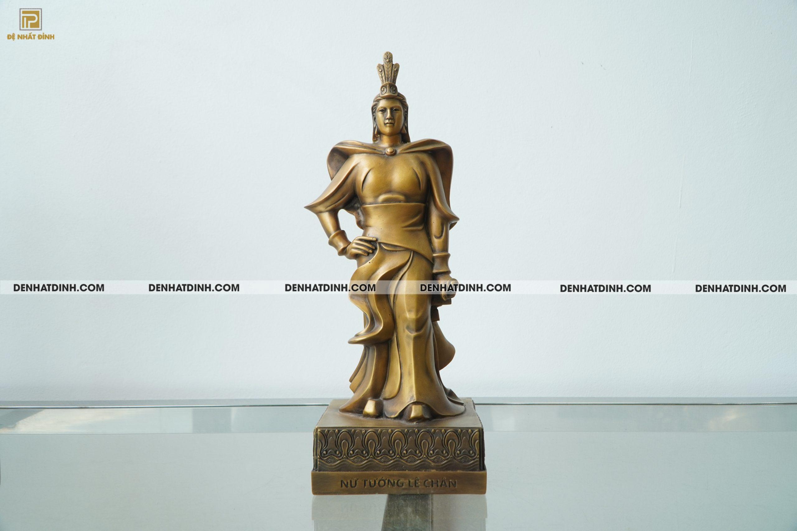 Tượng nữ tướng Lê Chân bằng đồng