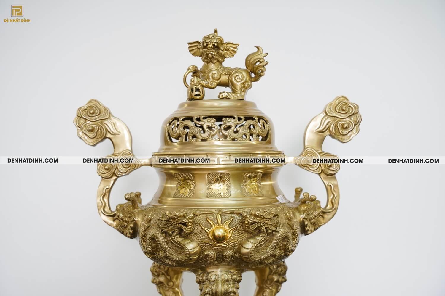 Bộ đỉnh đồng Tam sự Song long đỉnh cao 57cm, nến hoa văn cao 47cm màu vàng mộc - Ảnh 6