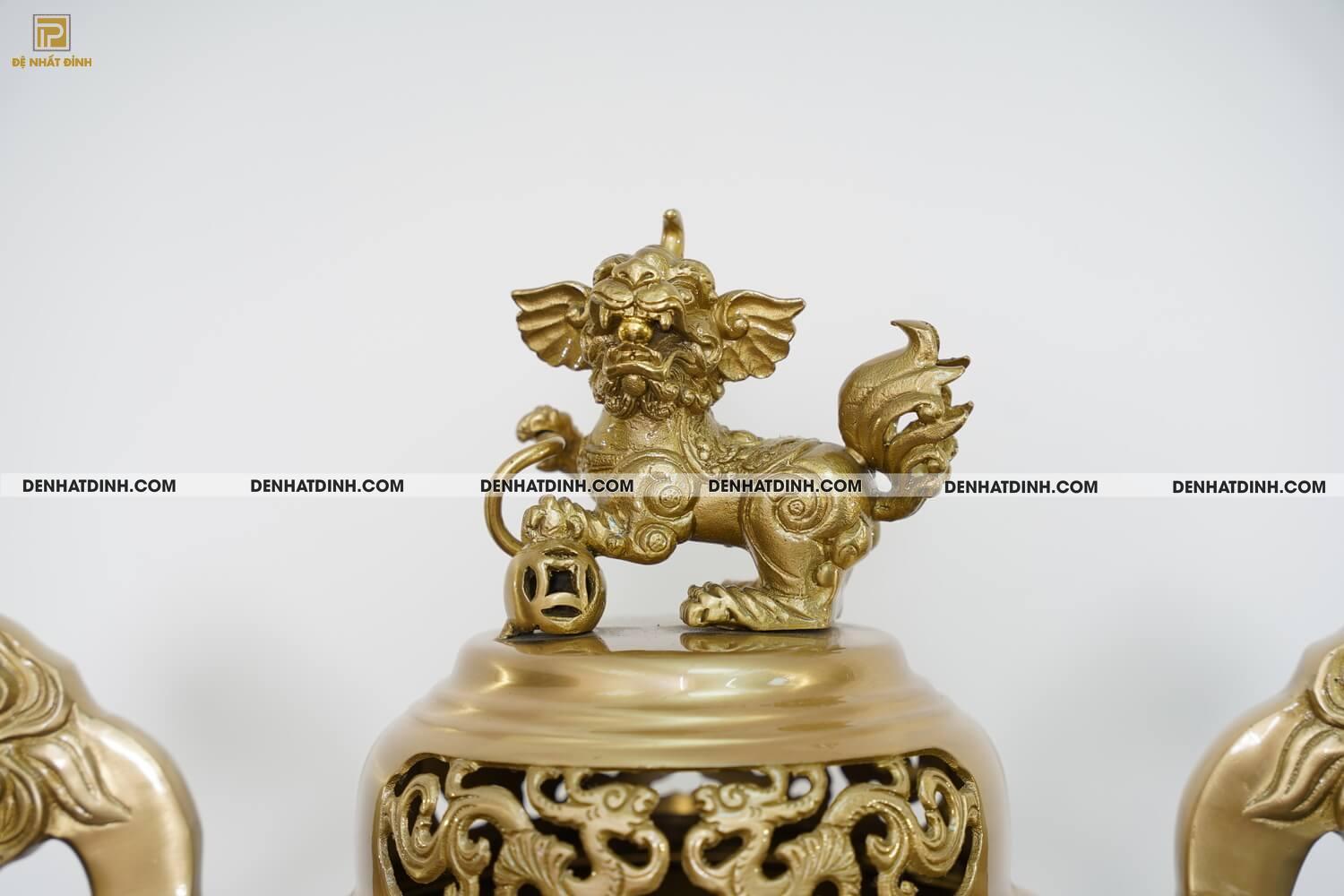 Bộ đỉnh đồng Tam sự Song long đỉnh cao 57cm, nến hoa văn cao 47cm màu vàng mộc - Ảnh 10