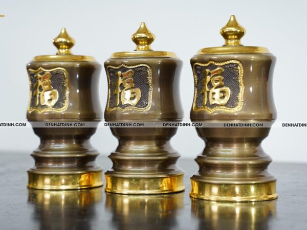 Alternative view of Đài thờ 8 dát vàng điểm 24k