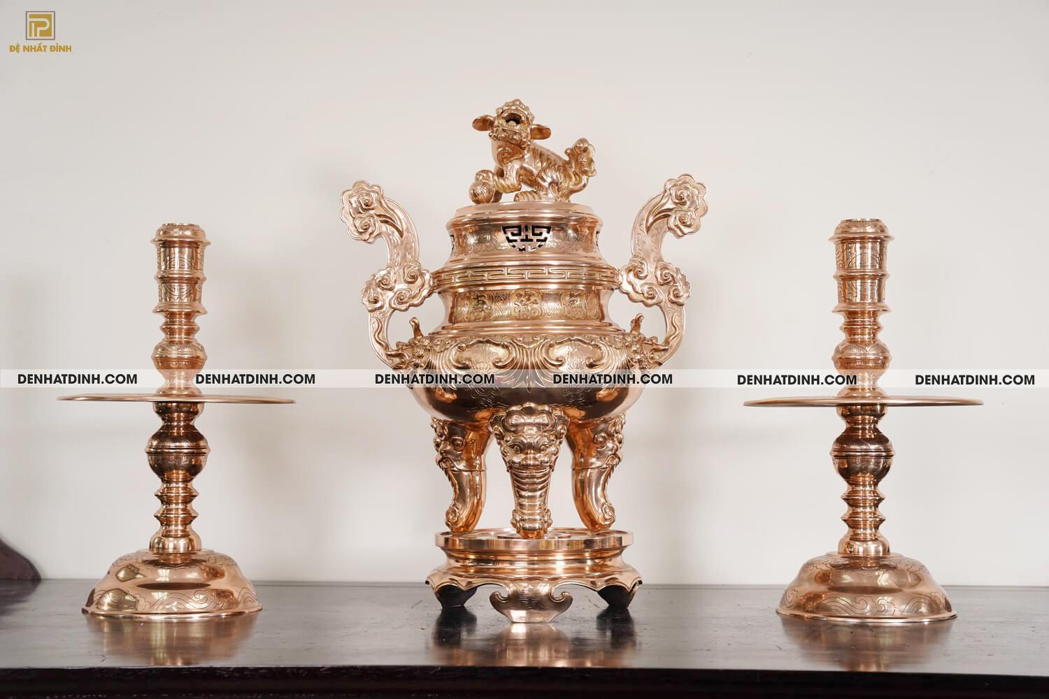 Bộ đỉnh thờ bằng đồng đỏ tam sự Nến hoa sòi cao 70cm - Ảnh 2