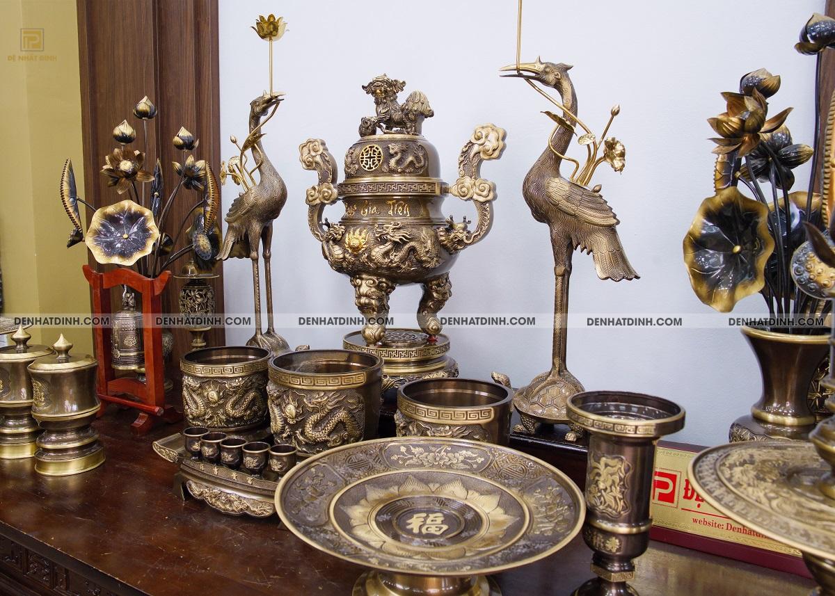 Bộ ngũ sự Phụng Gia Tiên Tứ Linh màu hun cổ kèm phụ kiện - Ảnh 2