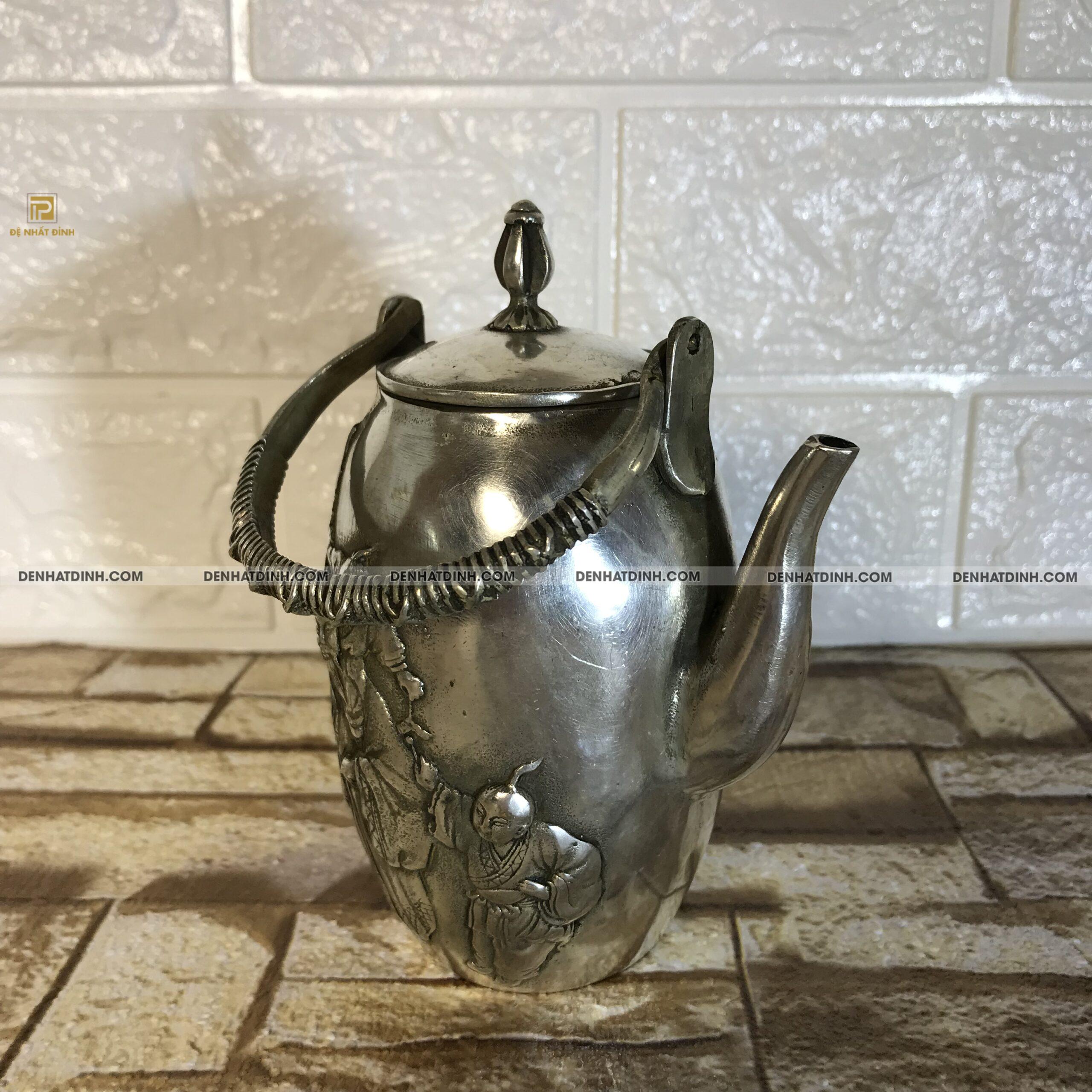 Ấm trà bằng đồng chạm lão nhân và đồng tử - Ảnh 2
