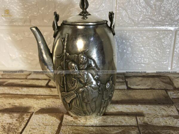 Ấm trà bằng đồng chạm lão nhân và đồng tử
