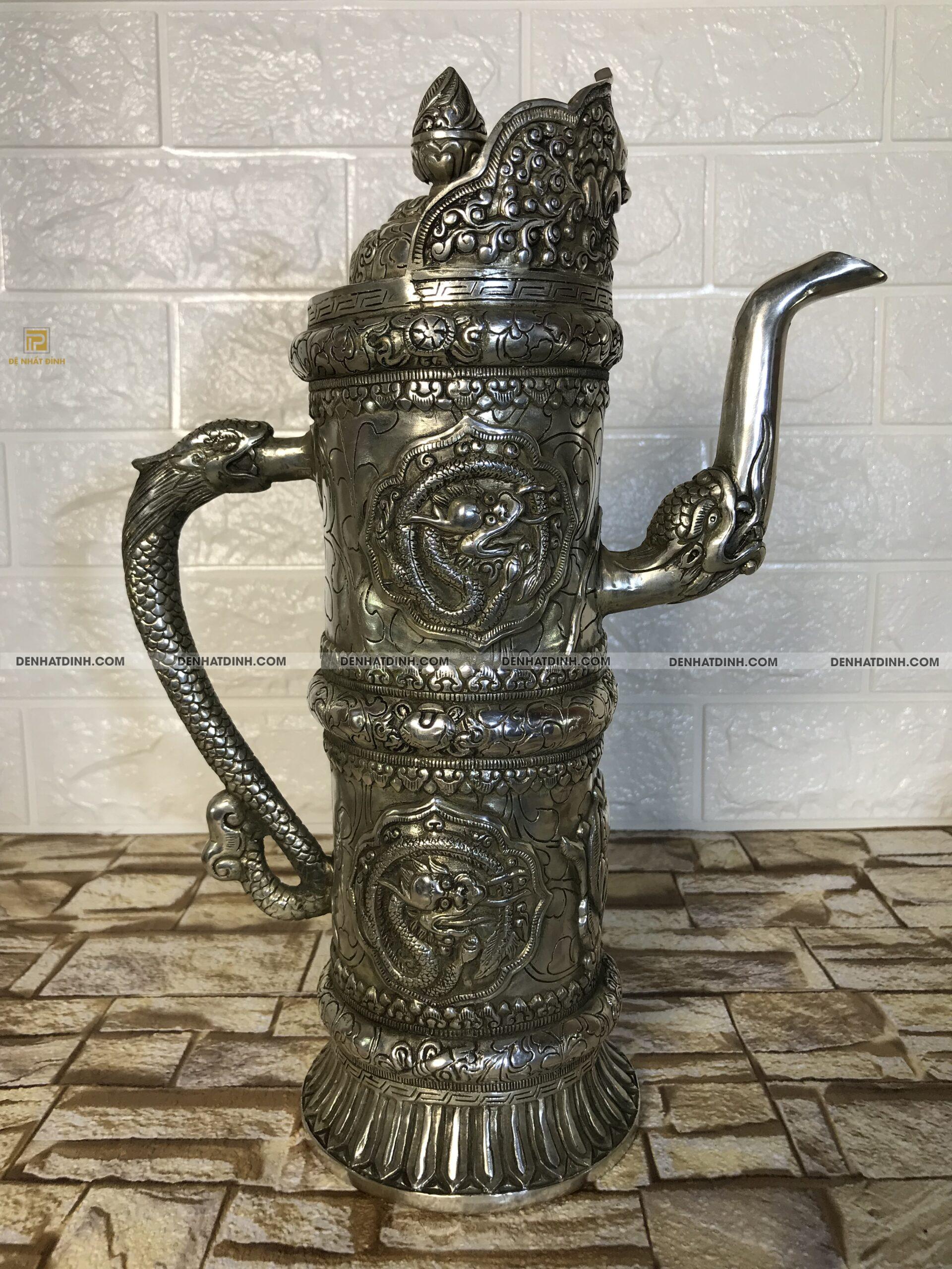 Ấm đồng cổ chạm rồng