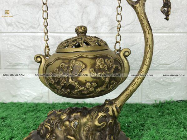 Lư đốt trầm bằng đồng treo cây tài lộc