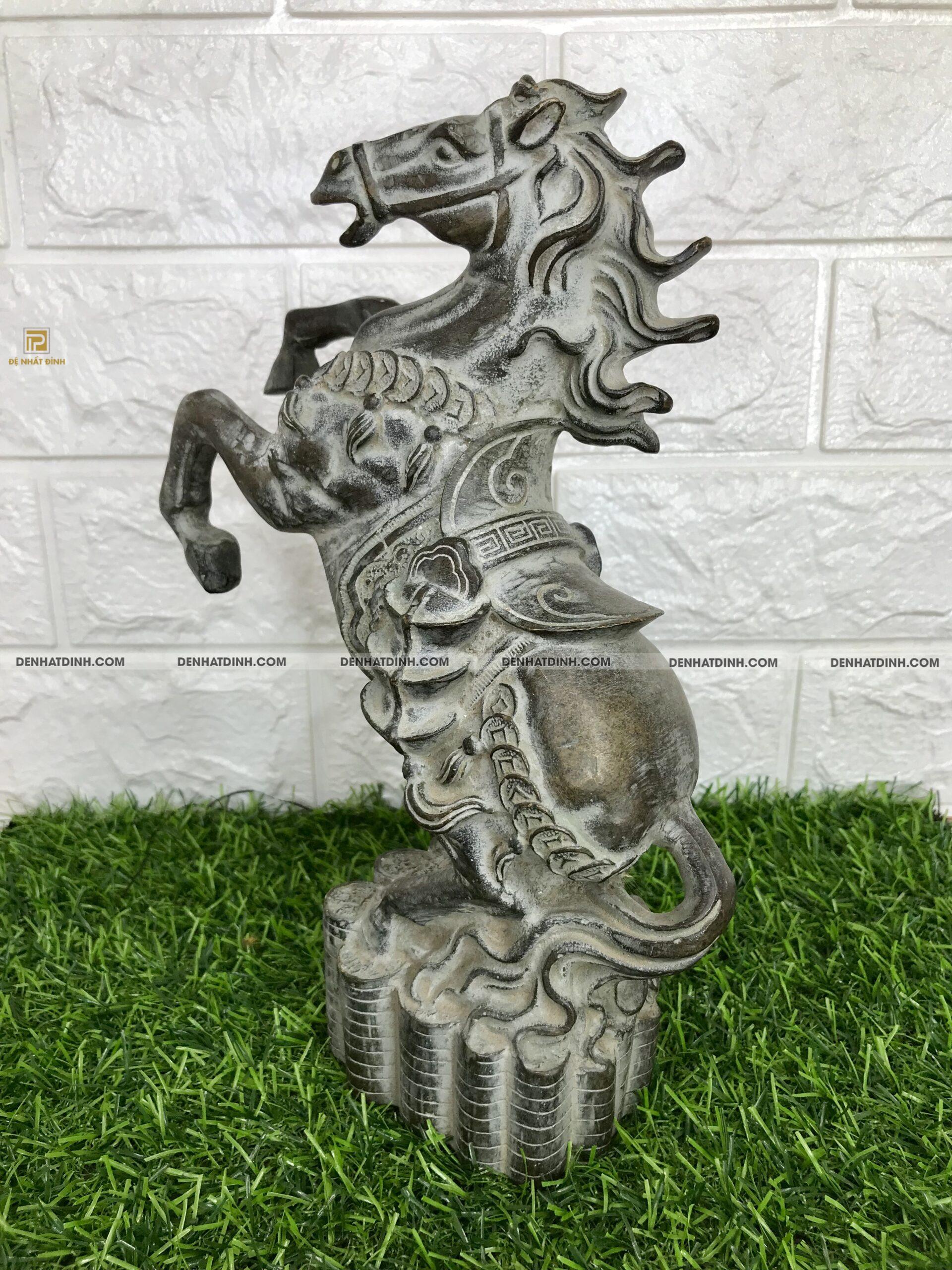 Tượng ngựa bằng đồng đứng trên đồng tiền - Ảnh 3