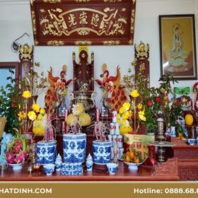 Cách làm sạch đỉnh đồng trên bàn thờ