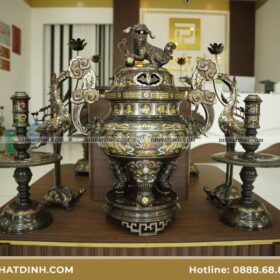 Đỉnh đồng thờ gia tiên