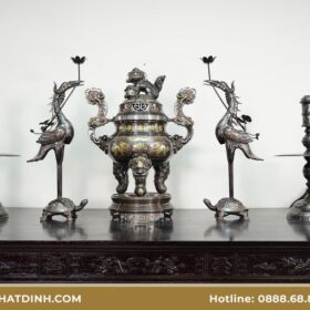 Lau đỉnh đồng bằng gì để sáng bóng như mới và bảo vệ lớp đồng?