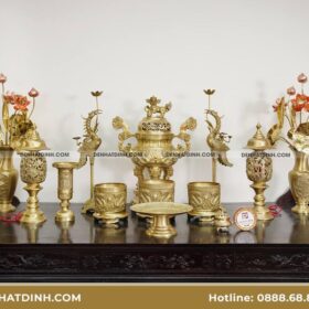 Bộ thờ ngũ sự bằng đồng gồm những gì?